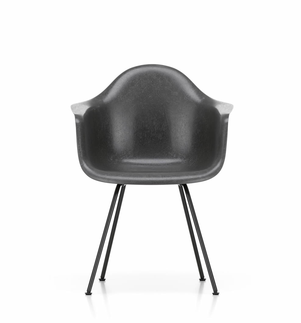 Eames Fiberglass Armchair DAX