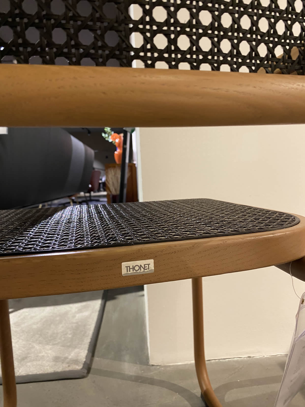 Freischwinger S 64 V Dark Melange Amber Herkner Edition Ausstellungsstück