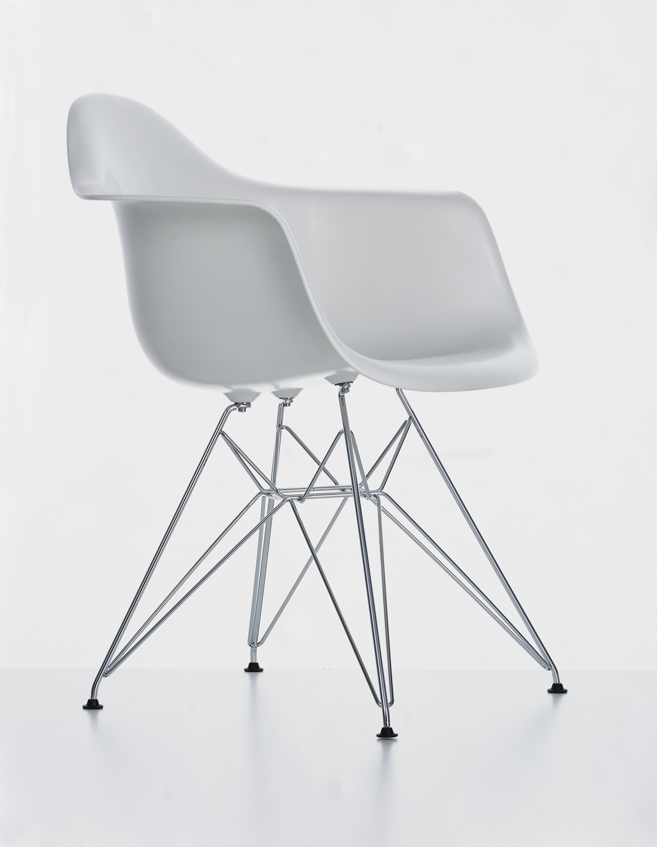 Eames Plastic Armchair DAR neue Farben