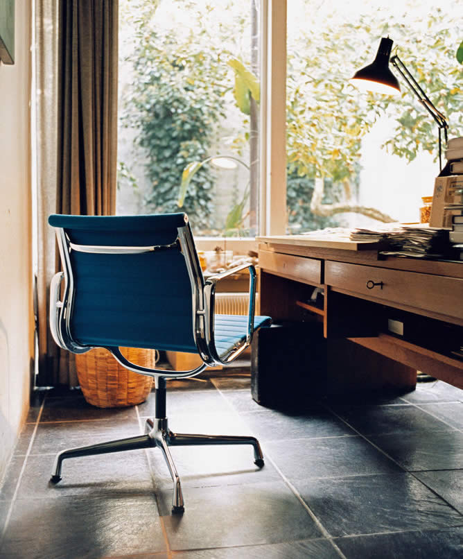 Aluminium Chair EA 107 / EA 108