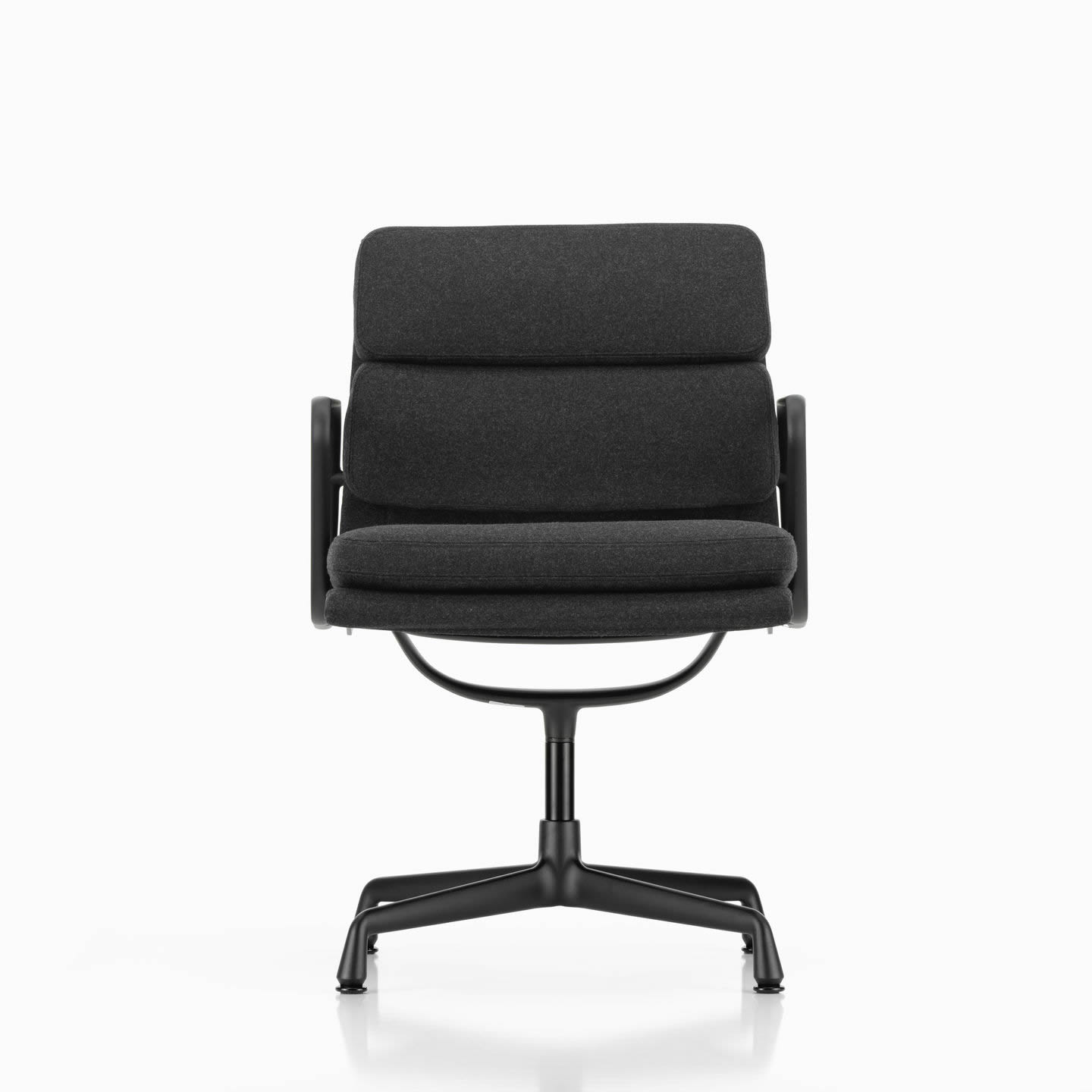 Soft Pad Chair EA 208 Cosy 2