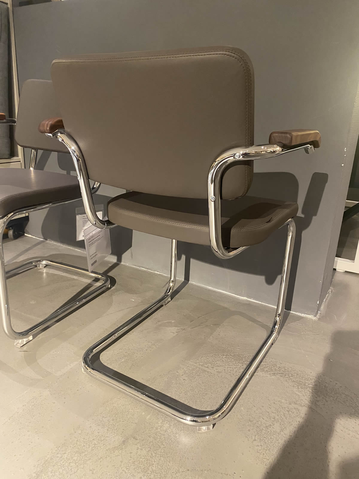 Freischwinger S 64 PV 2er Set 19546 Ausstellungsstück