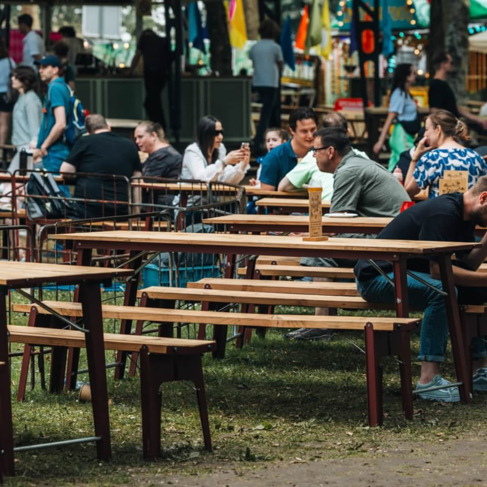 Salut Beerset Tisch und Bänke