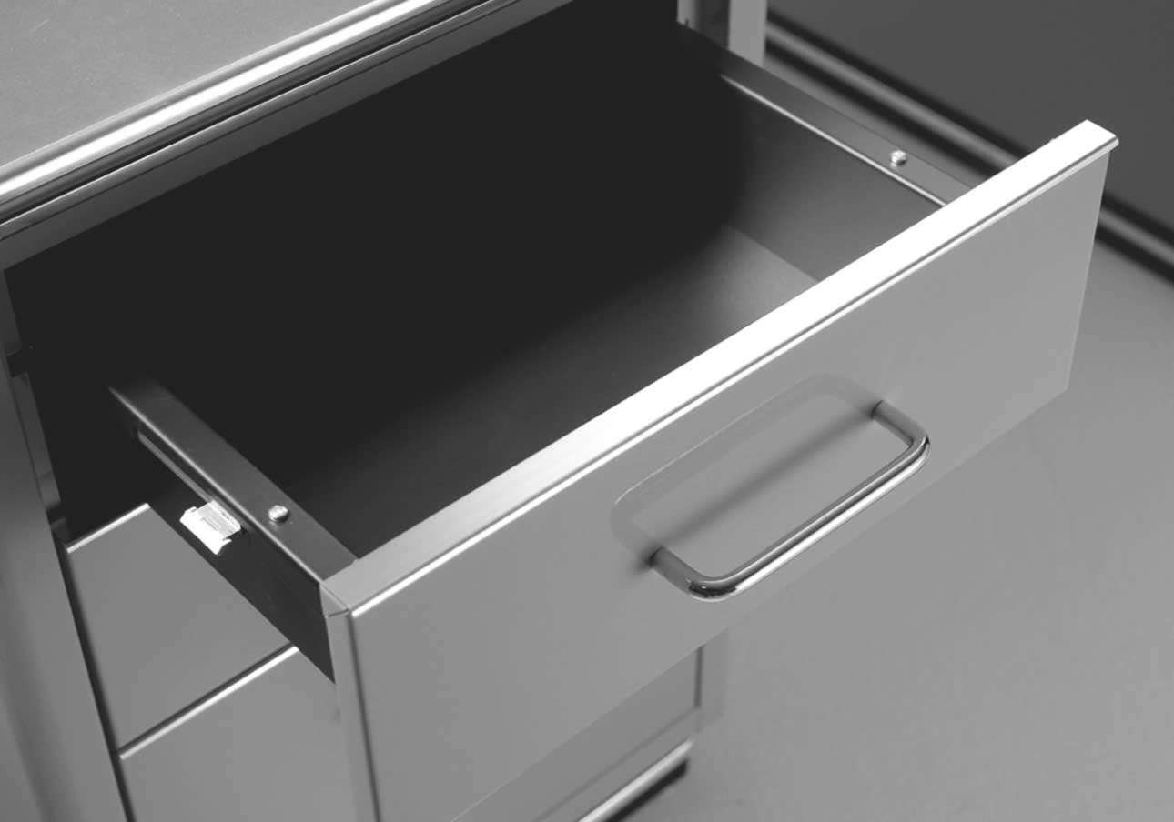 Classic Line Schreibtisch TB 229