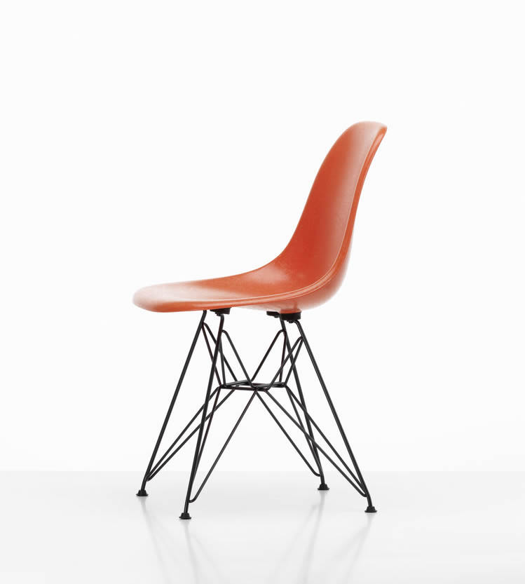 Eames Fiberglass Chair DSR