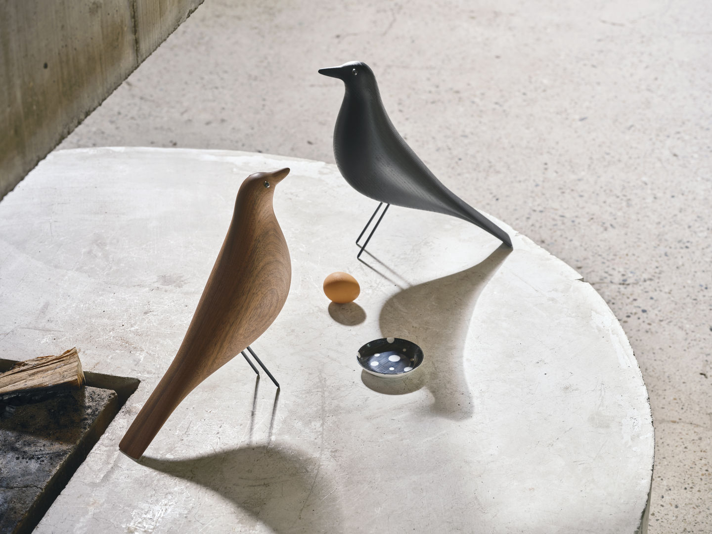 Eames House Bird Esche schwarz