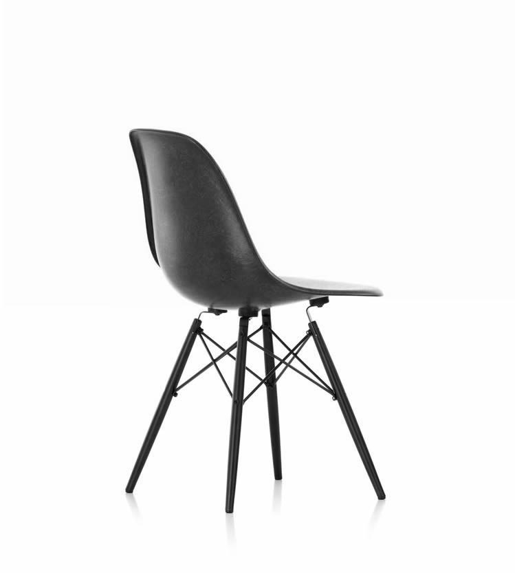 Eames Fiberglass Chair DSW