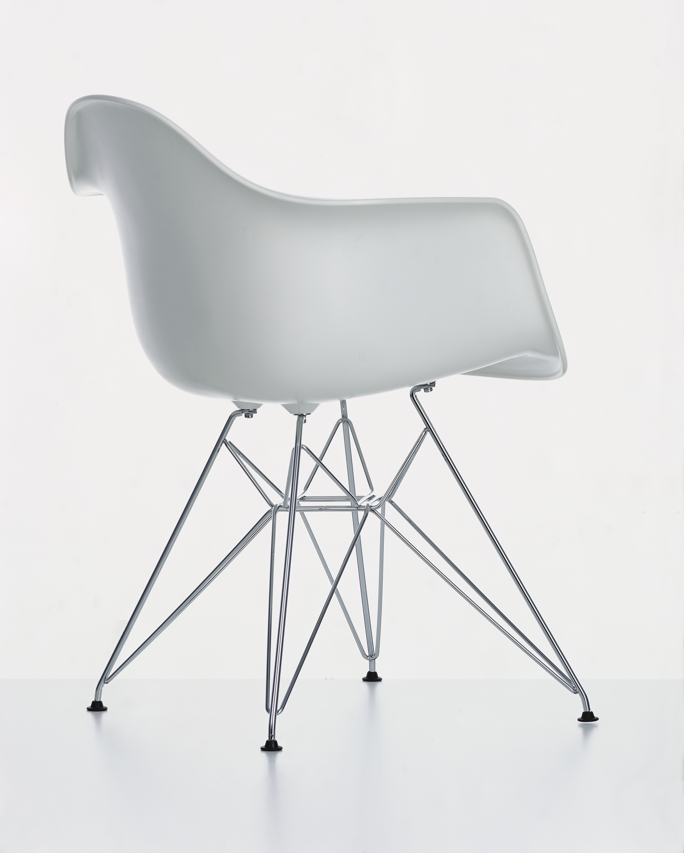 Eames Plastic Armchair DAR neue Farben