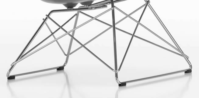 Eames Plastic Armchair RE LAR