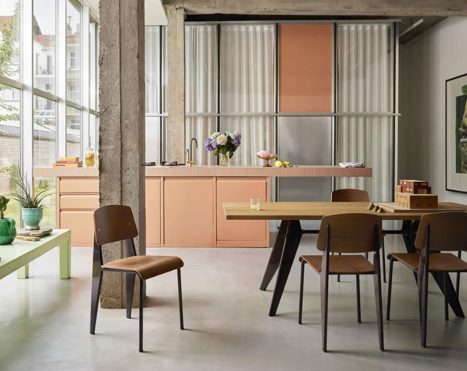 EM Table Jean Prouve