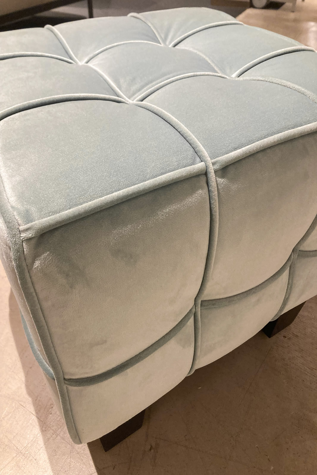 Hocker Cube 15161 Ausstellungsstück