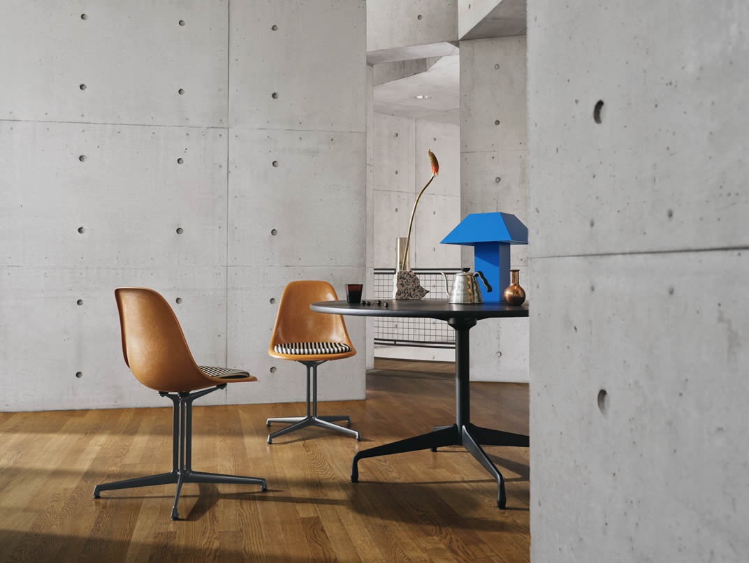 Eames Fiberglass Side Chair La Fonda limitierte Edition