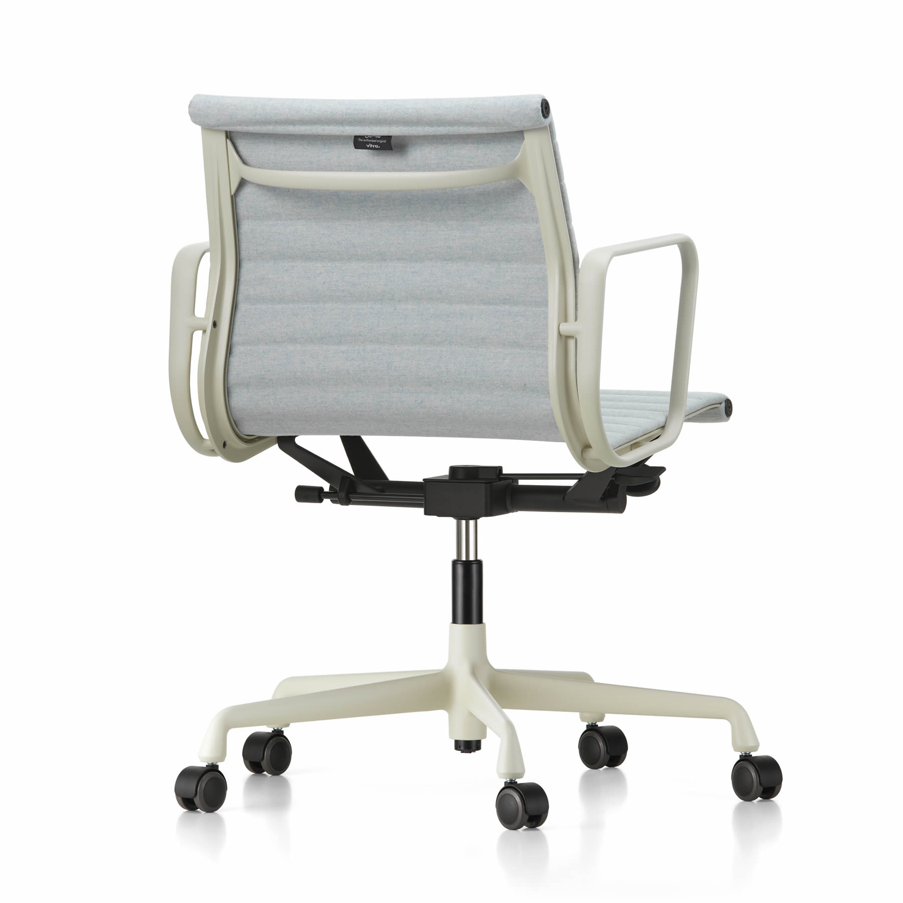 Aluminium Chair EA 117 neue Gestellfarben