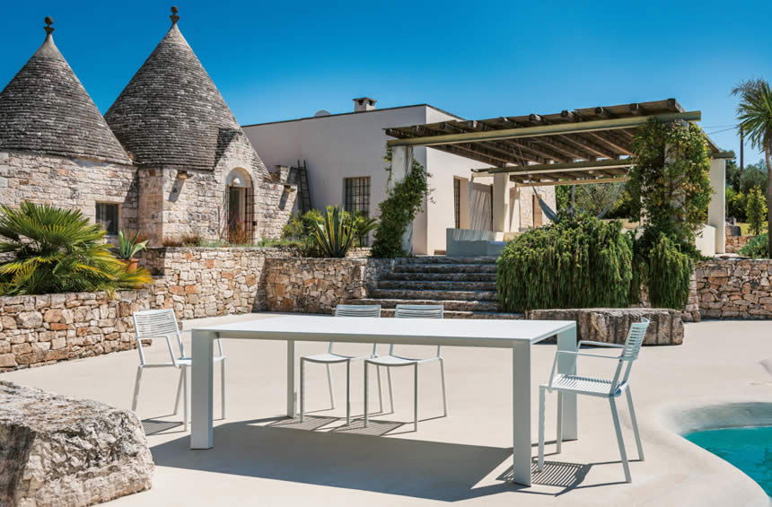 Grande Arche Gartentisch