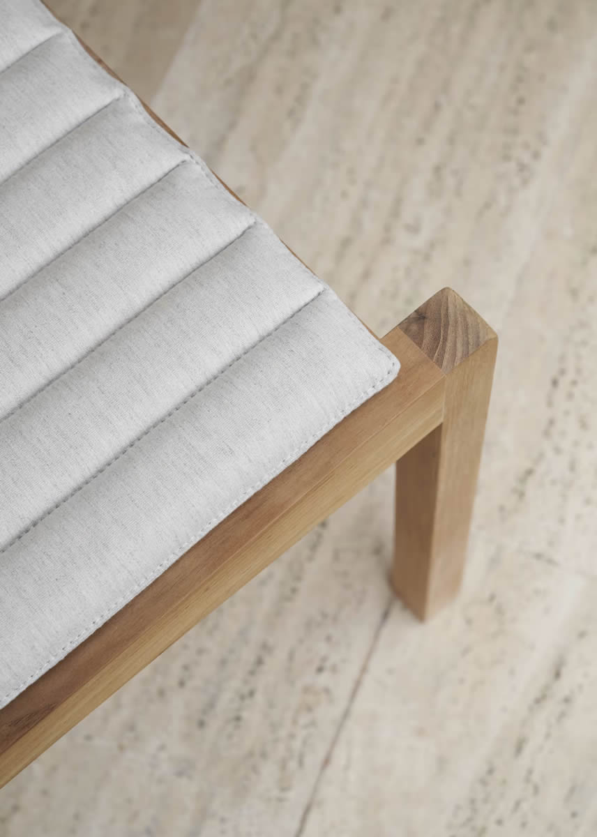 AH912 Outdoor Table Bench