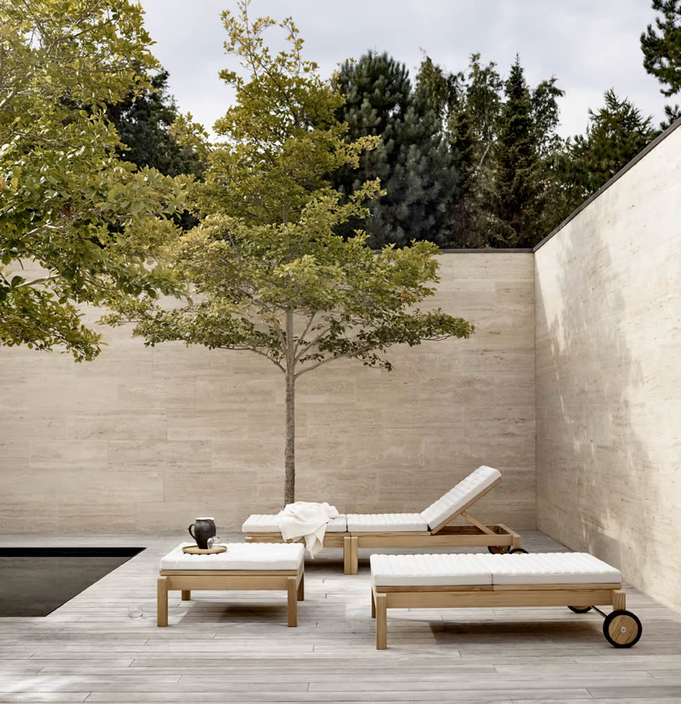 AH604 Outdoor Lounger