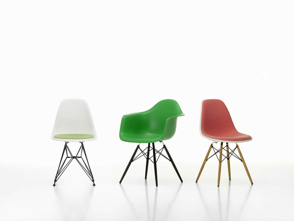 Eames Plastic Side Chair DSR Beauty Version