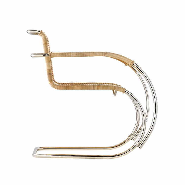 D42 Weissenhof-Armlehnstuhl