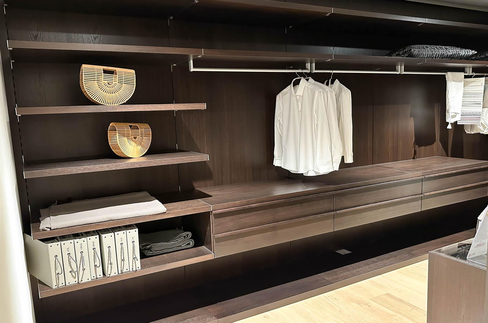 Ankleide über Eck 11474 Ausstellungsstück