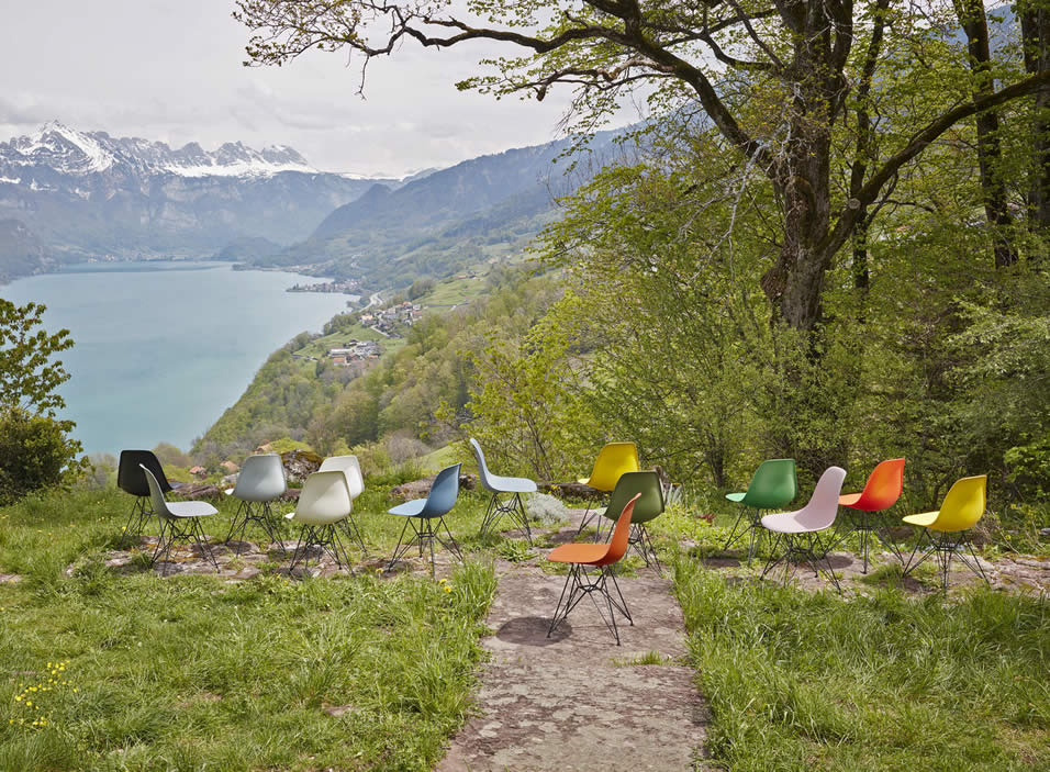 Eames Plastic Side Chair DSR White Collection