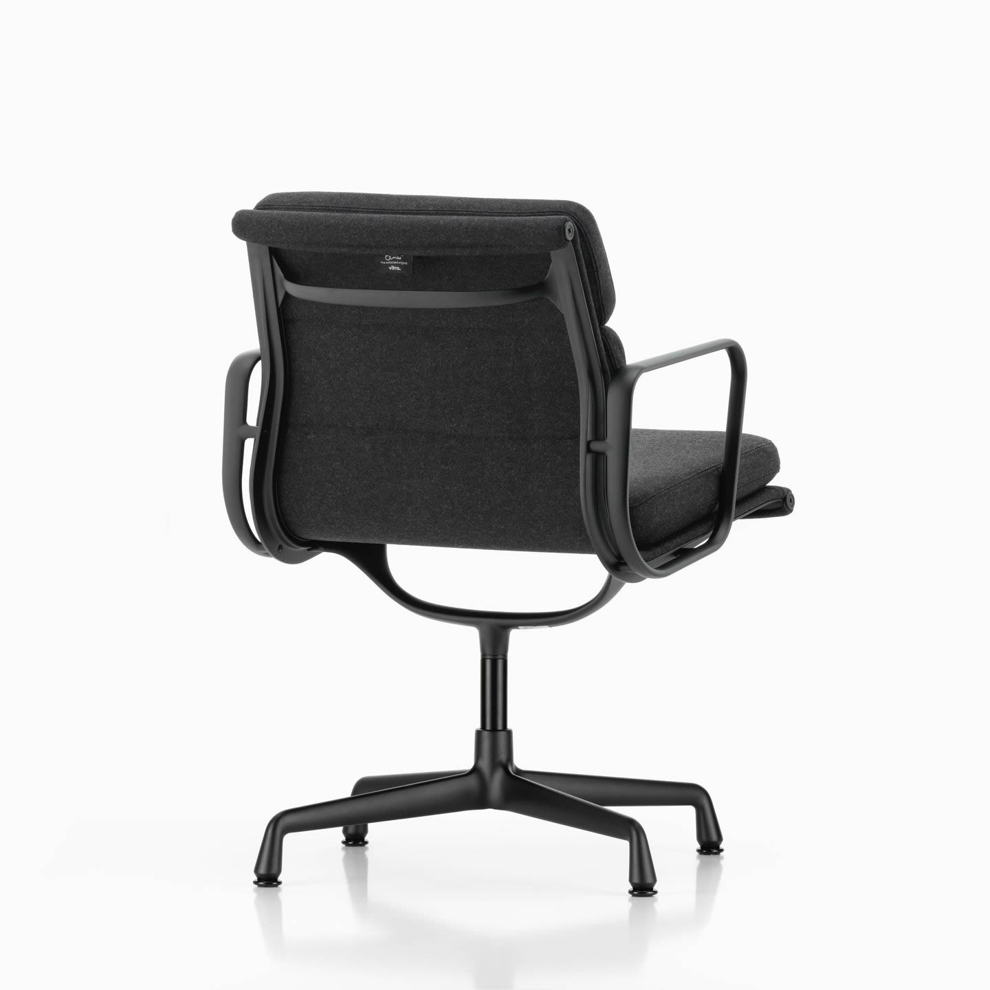 Soft Pad Chair EA 208 Cosy 2