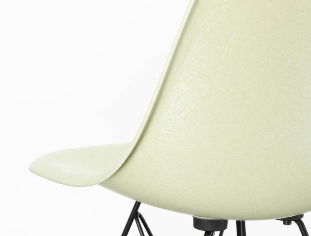 Eames Fiberglass Chair DSX