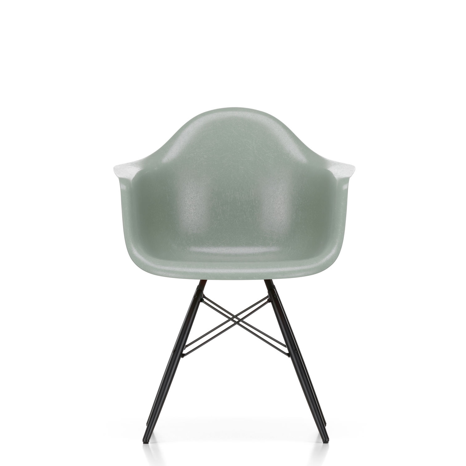 Eames Fiberglass Armchair DAW