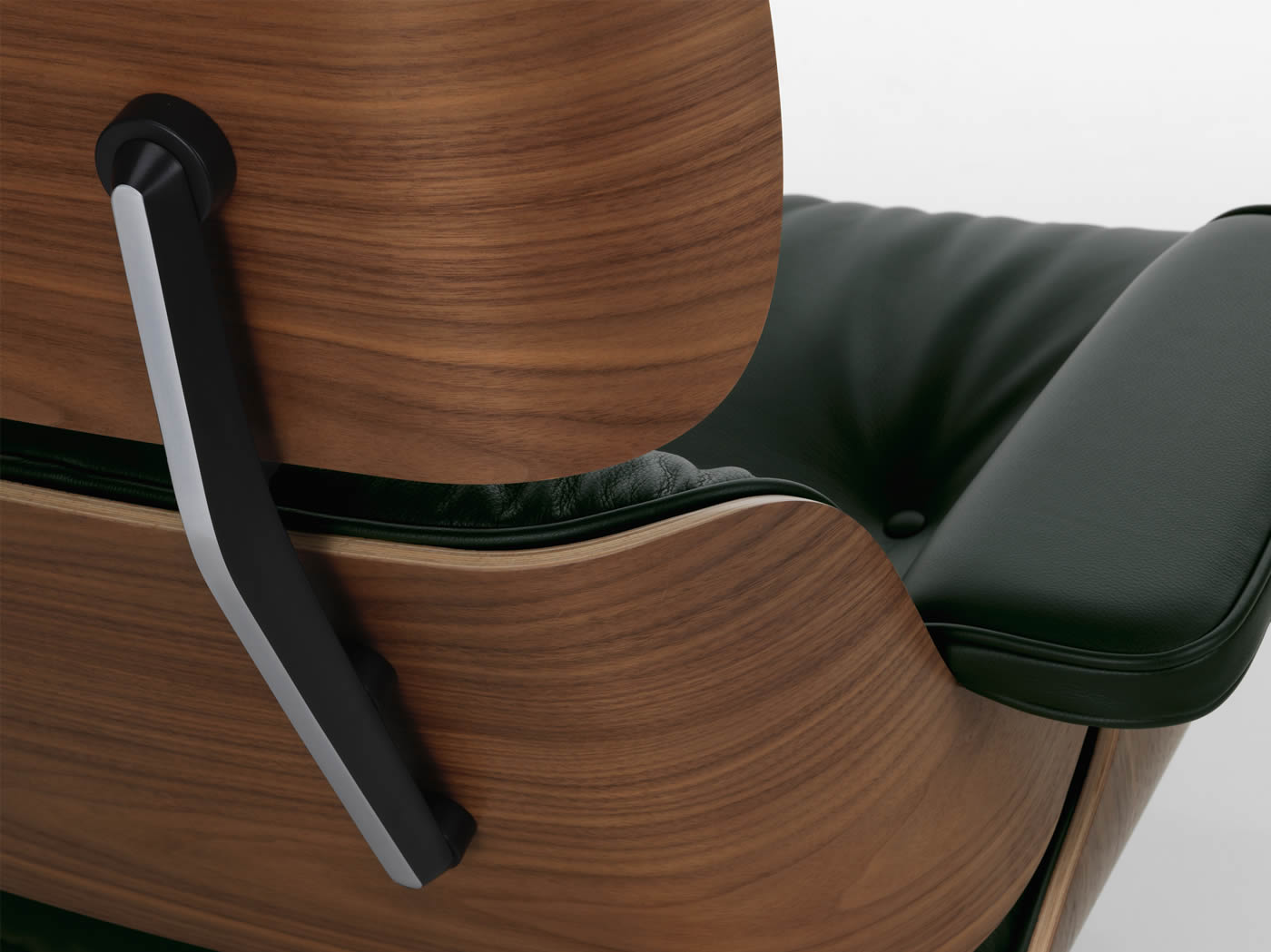 Eames Lounge Chair Nussbaum natur