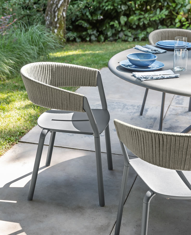 Ria Dining Armchair mit gewebtem Seil