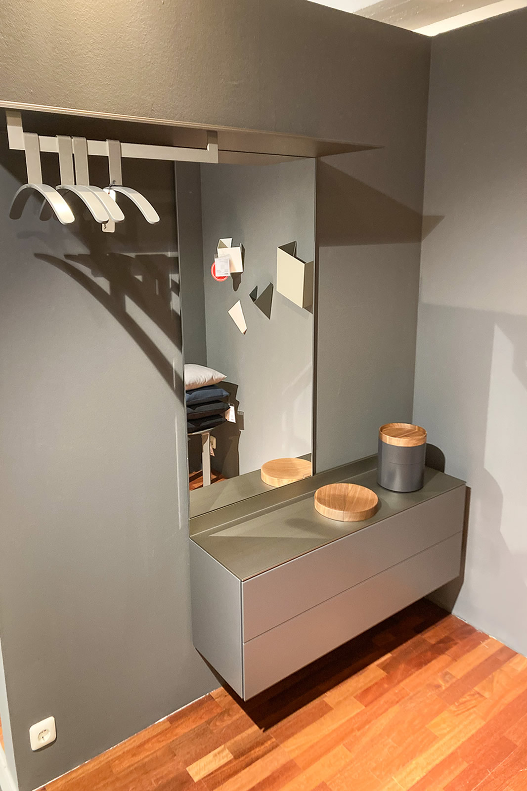 Garderobenkombination S7 8975 Ausstellungsstück