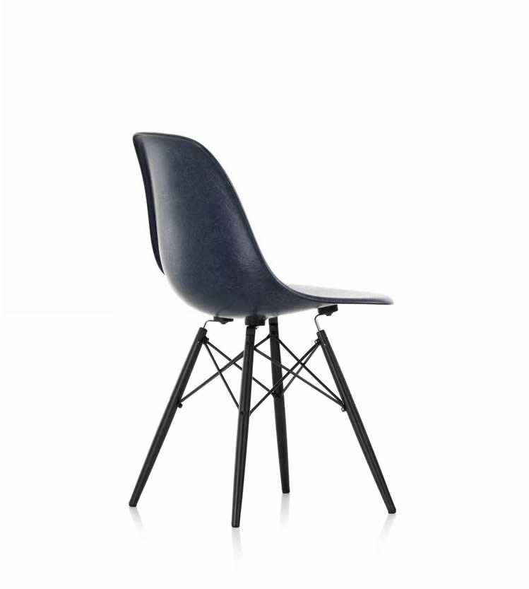 Eames Fiberglass Chair DSW