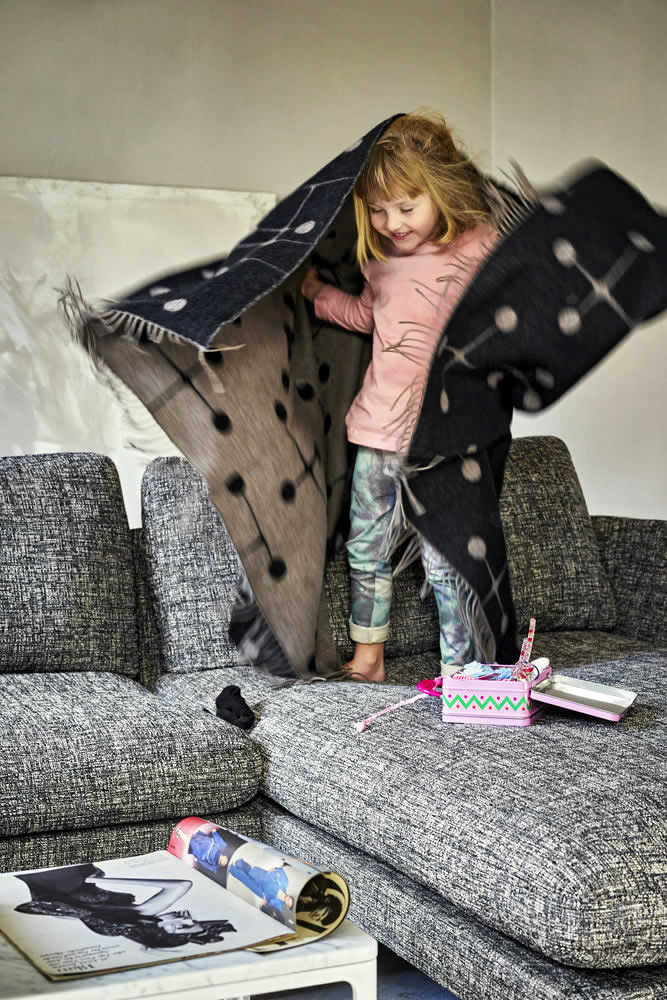 Eames Wool Blanket Wolldecke Dot Patern