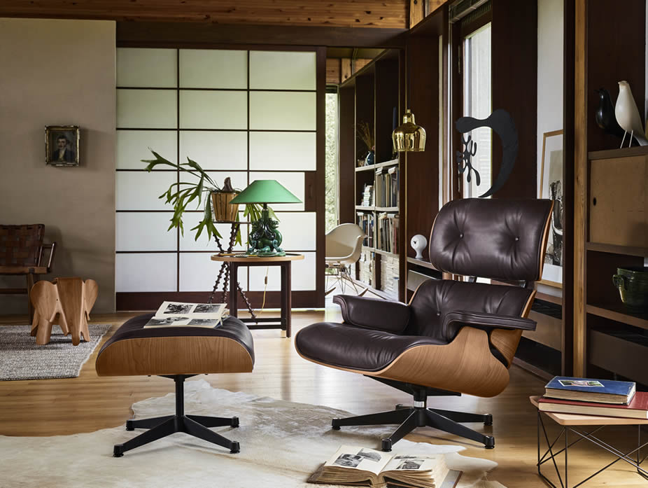 Eames Lounge Chair mit Ottoman Kirschbaum Premium Leder