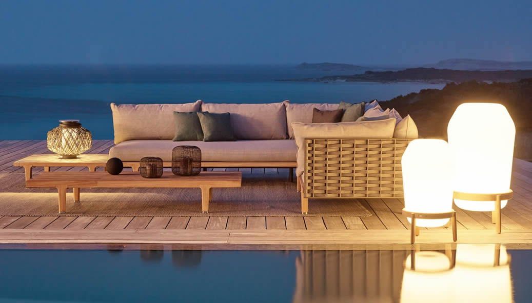 SEALINE Bank Teakholz