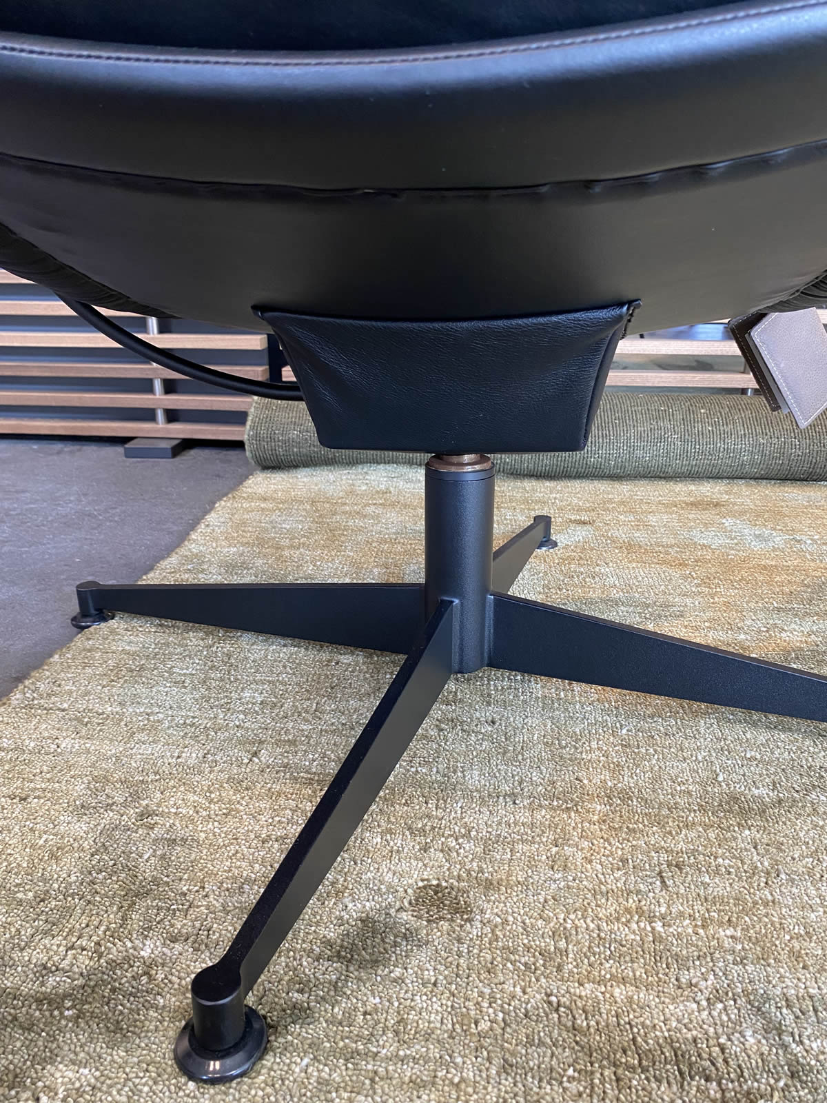 Armlehnensessel und Hocker Faye Casual 17340-17341 Ausstellungsstück