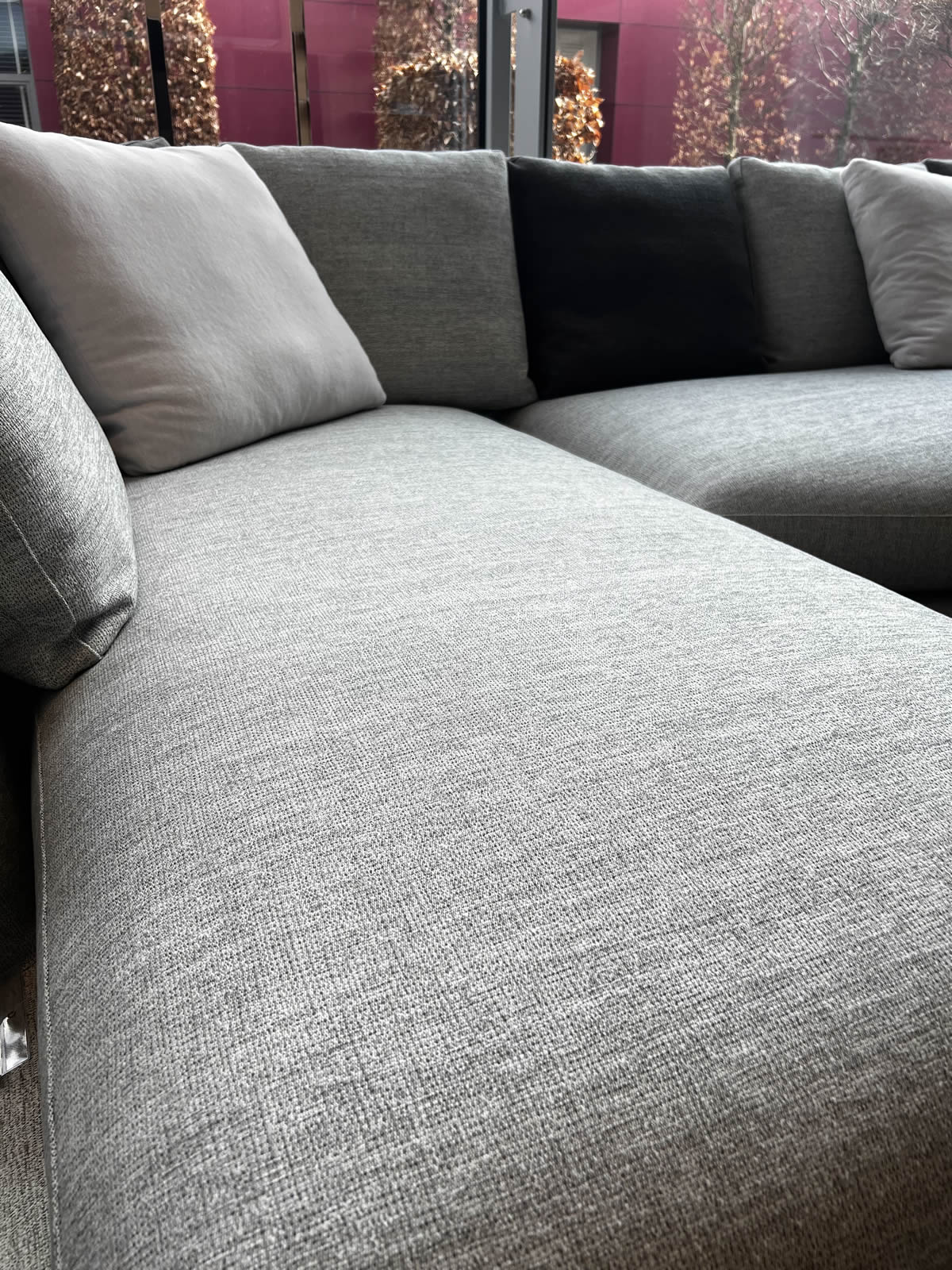 Ecksofa Noonu 14889 Ausstellungsstück