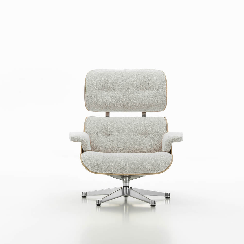 Eames Lounge Chair mit Ottoman Nussbaum weiss Stoff Nubia