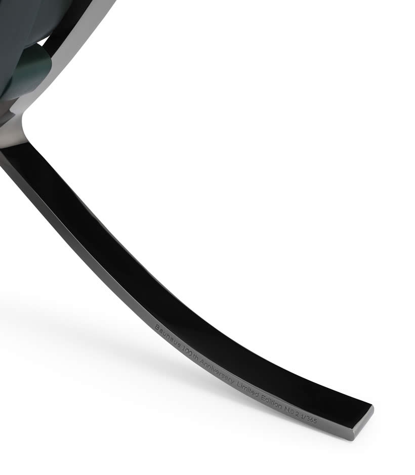 Barcelona Sessel mit Hocker Limited 100 Jahre Bauhaus Edition