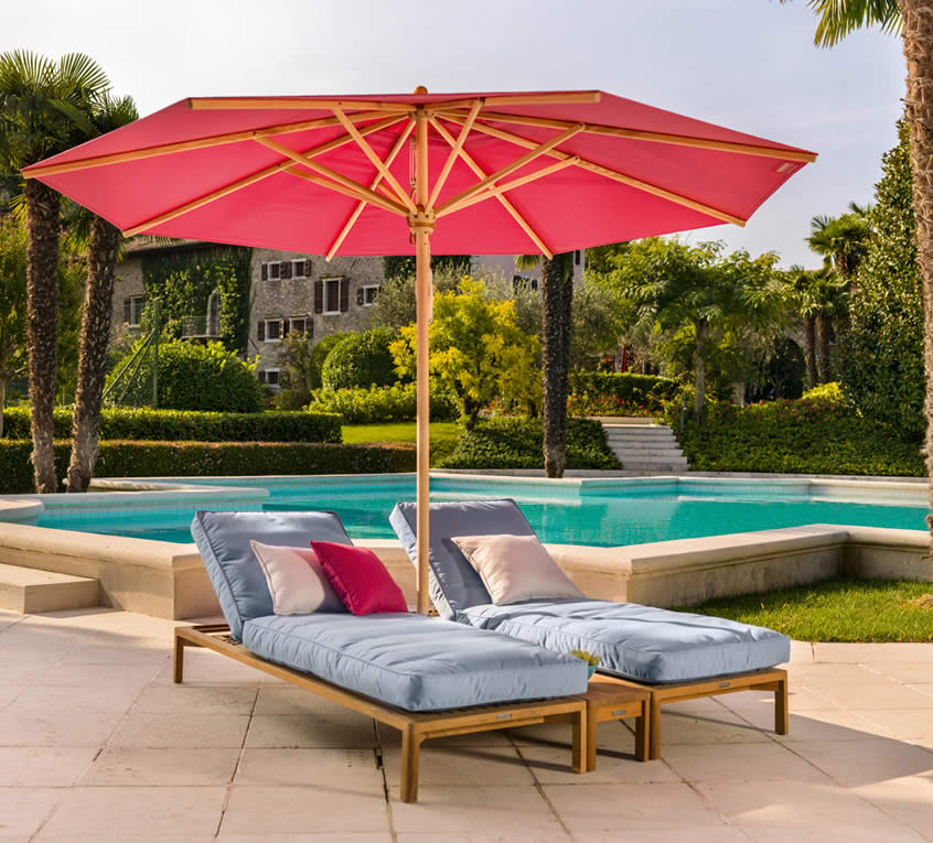 Klassiker Sonnenschirm mit Flaschenzug und Bodenplatte