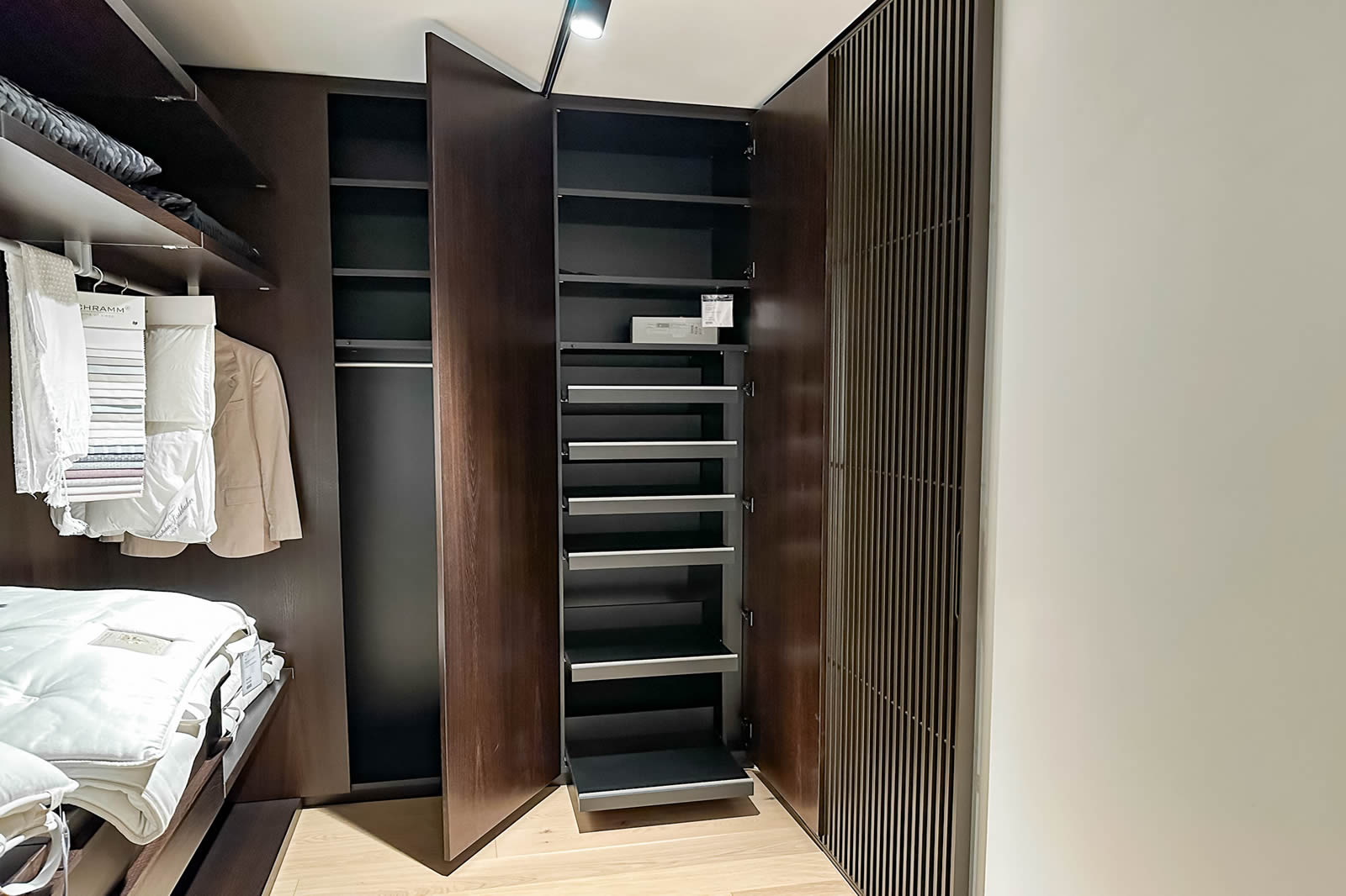 Ankleide über Eck 11474 Ausstellungsstück